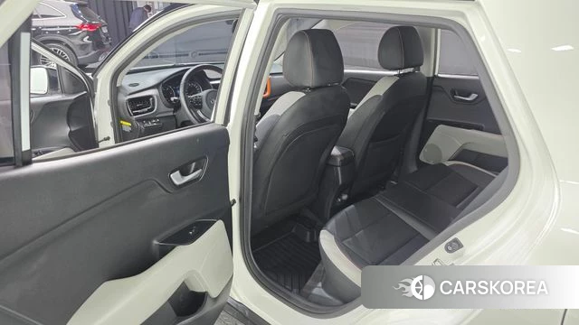Kia Stonic 2018 Белый из Кореи, фото 2
