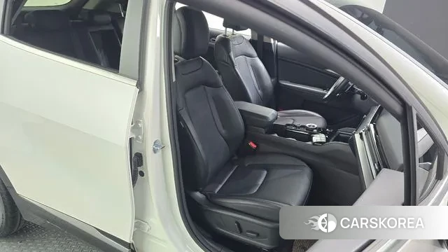 Kia Sportage 5th Generation Hybrid 2022 Белый из Кореи, фото 2