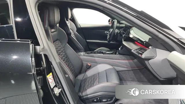 Audi RS e-Tron GT 2022 Черный из Кореи, фото 2