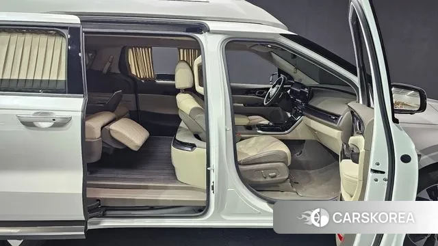 Kia Carnival 4th generation 2023 Белый из Кореи, фото 2