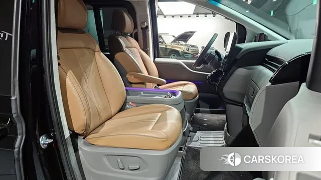 Hyundai Staria 2024 Черный из Кореи, фото 2