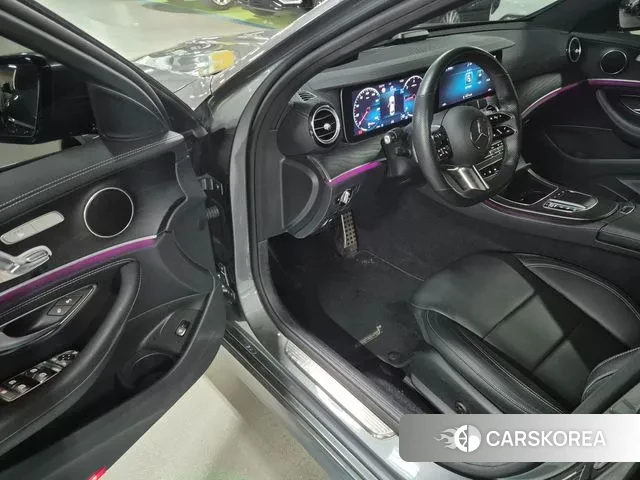 Mercedes-Benz E-Class W213 2021 Серый из Кореи, фото 2