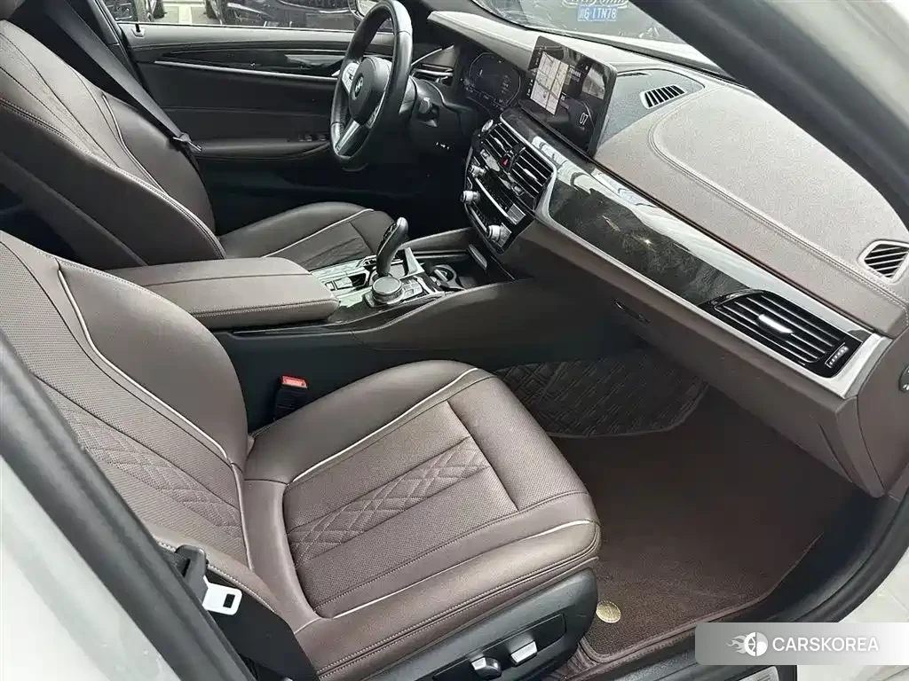 BMW 5 series 2023 Белый из Китая, фото 2