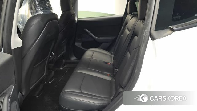 Tesla Model Y 2023 Белый из Кореи, фото 2