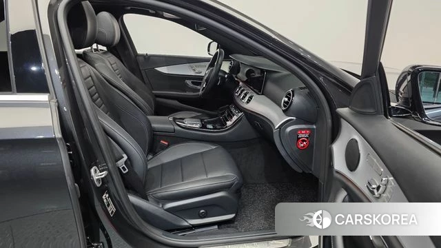 Mercedes-Benz E-Class W213 2021 Серый из Кореи, фото 2