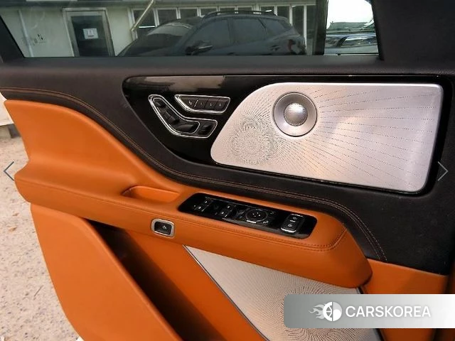 Lincoln Aviator 2nd generation 2021 Белый из Кореи, фото 2