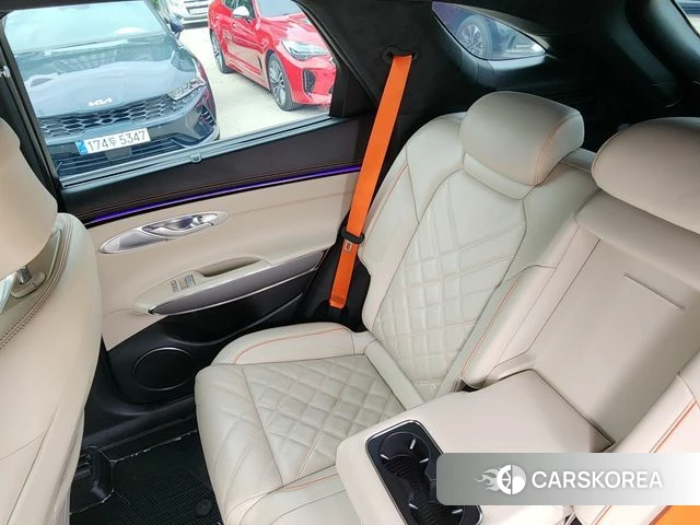 Genesis GV70 2024 Белый из Кореи, фото 2