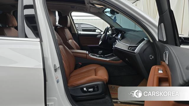 BMW X7 (G07) 2021 Белый из Кореи, фото 2