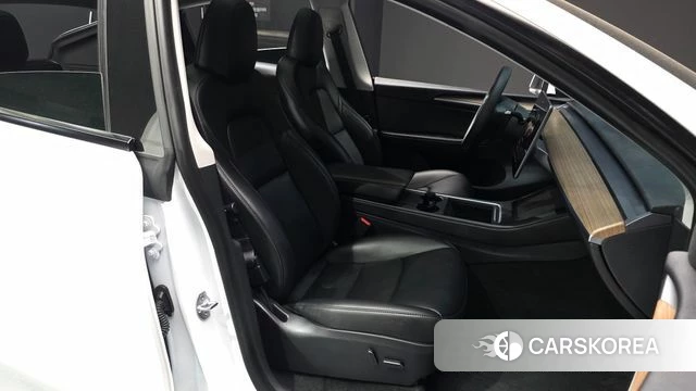 Tesla Model Y 2024 Белый из Кореи, фото 2