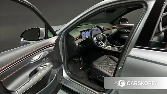 Genesis GV70 2024 Серый из Кореи, фото 2