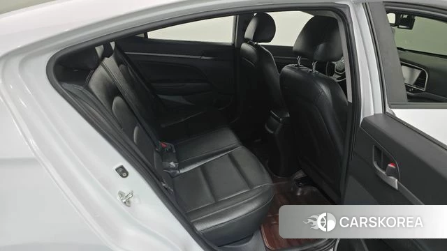 Hyundai Avante AD 2018 Белый из Кореи, фото 2