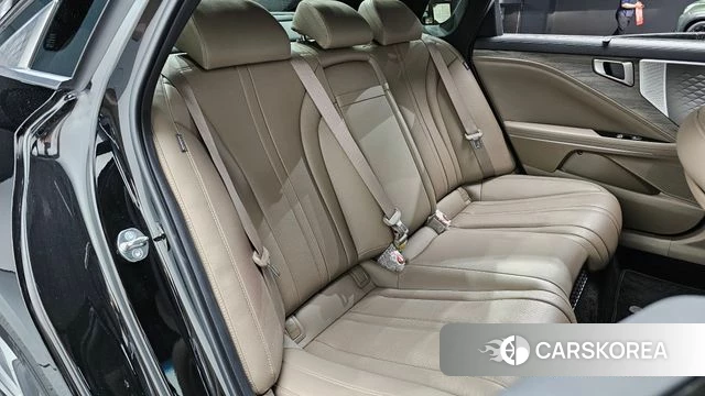 Kia K8 Hybrid 2023 Черный из Кореи, фото 2