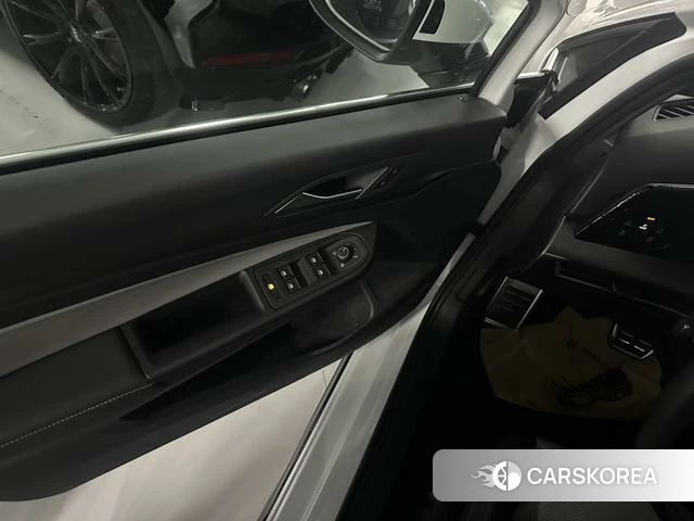 Volkswagen Golf 2024 Белый из Китая, фото 2