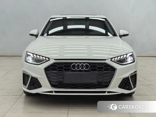 Audi A4L 2022 Белый из Китая, фото 2