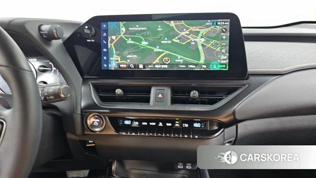 Lexus UX250h 2023 Белый из Кореи, фото 2