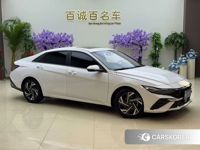 Hyundai Elantra 2024 Белый из Китая, фото 2