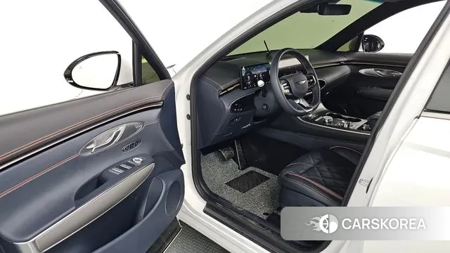 Genesis GV70 2024 Белый из Кореи, фото 2