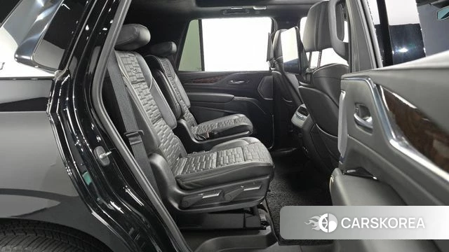 Cadillac Escalade 5th Generation 2021 Черный из Кореи, фото 2