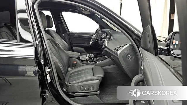 BMW X3 (G01) 2024 Черный из Кореи, фото 2