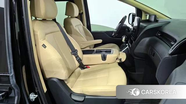 Hyundai Staria 2022 Черный из Кореи, фото 2