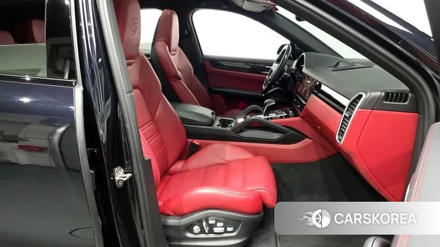 Porsche Cayenne (PO536) 2021 Черный из Кореи, фото 2