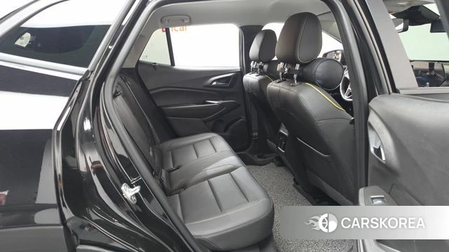 Chevrolet (GM Daewoo) Trax Crossover 2024 Черный из Кореи, фото 2
