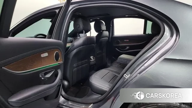 Mercedes-Benz E-Class W213 2022 Серый из Кореи, фото 2