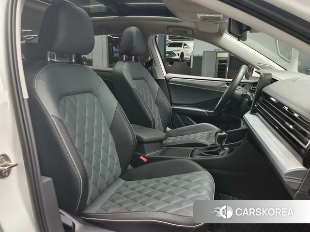 Volkswagen Sagitar 2024 Белый из Китая, фото 2