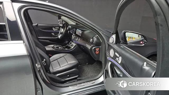 Mercedes-Benz E-Class W213 2019 Серый из Кореи, фото 2