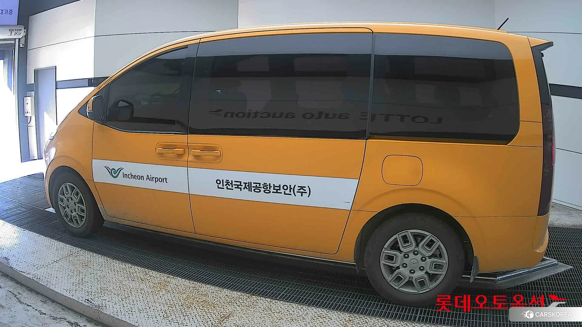 Hyundai Staria 2023 Creamy White из Кореи, фото 2