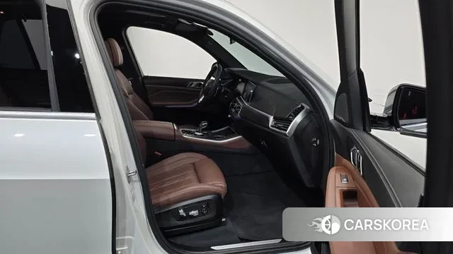 BMW X5 (G05) 2023 Белый из Кореи, фото 2