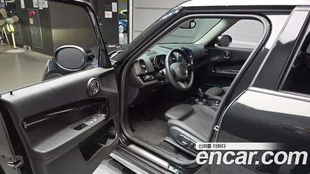 Mini Cooper Countryman 2024 Черный из Кореи, фото 2