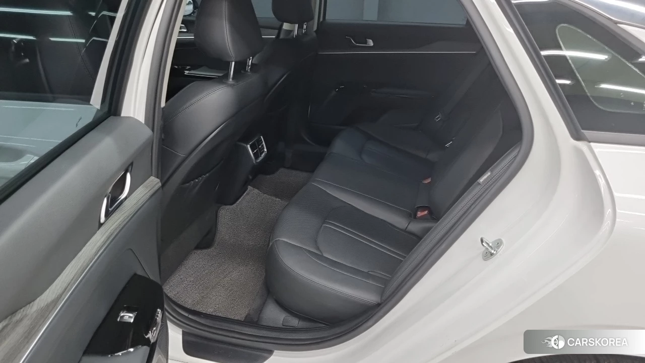 Kia The New K5 3rd generation 2024 Белый из Кореи, фото 2