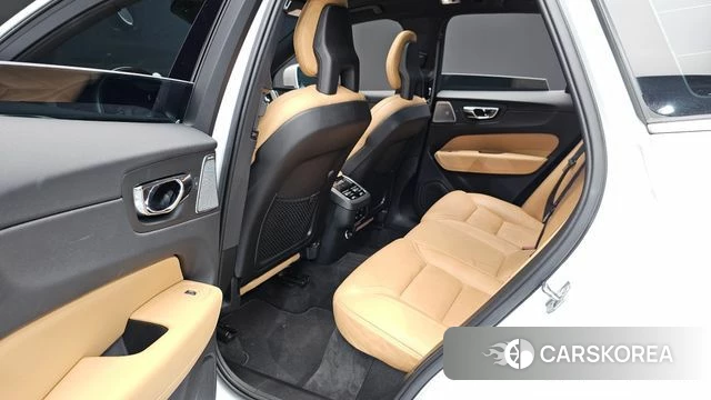 Volvo XC60 second Generation 2018 Белый из Кореи, фото 2