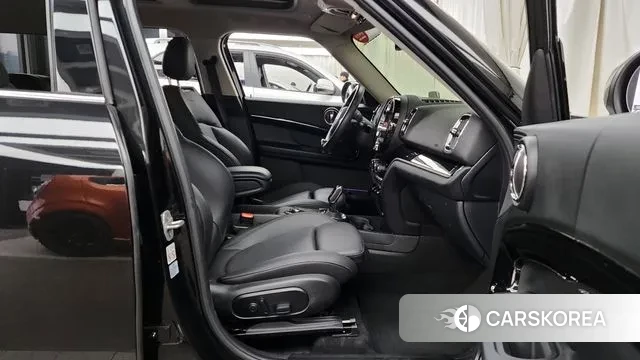 Mini Cooper Countryman 2023 Черный из Кореи, фото 2