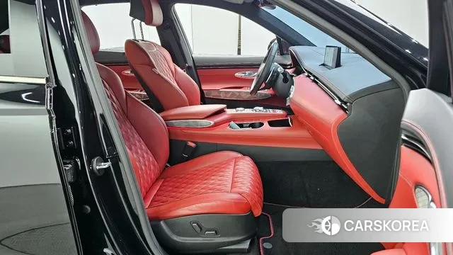 Genesis GV70 2021 Черный из Кореи, фото 2