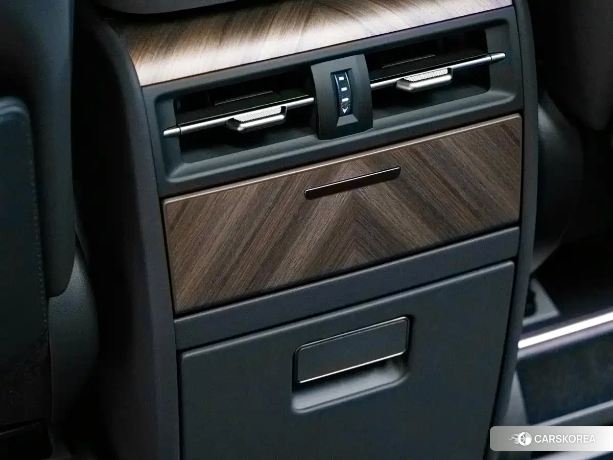 Lexus LM 2026 Черный из Китая, фото 2