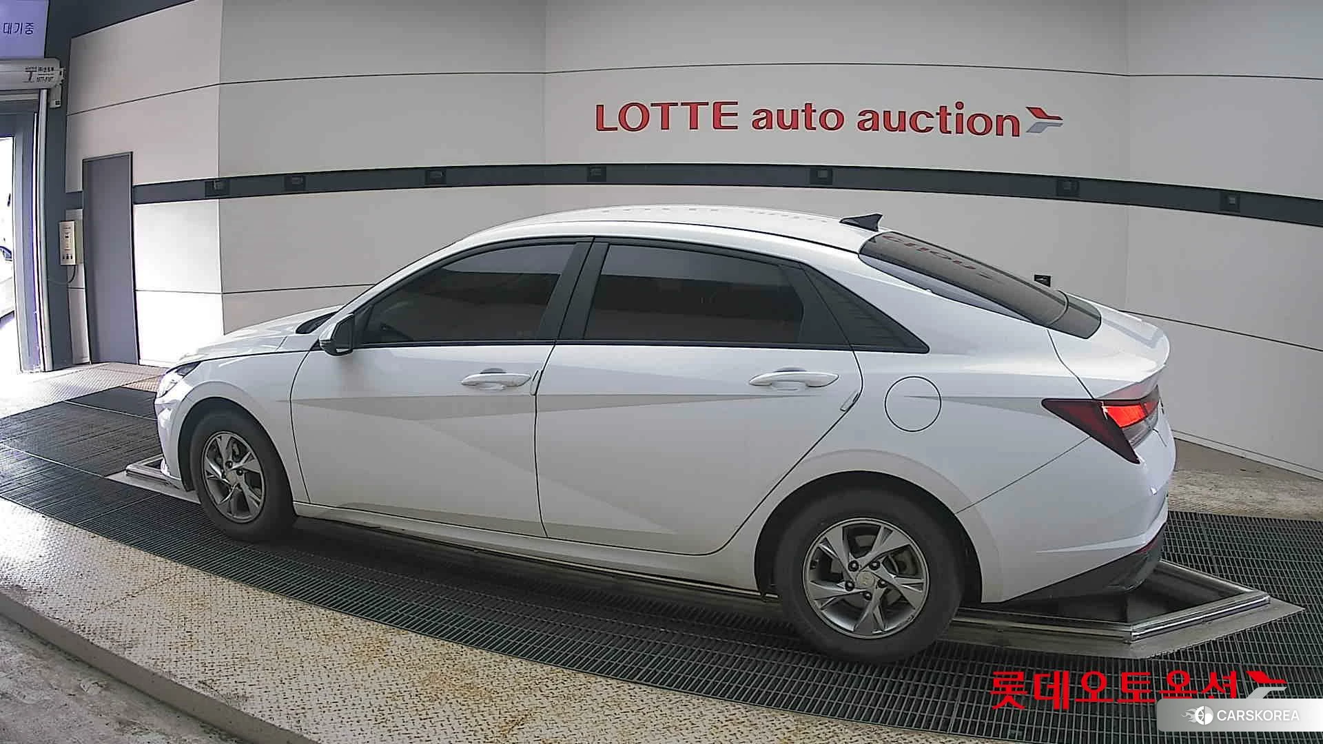 Hyundai Avante 2023 Polar White из Кореи, фото 2
