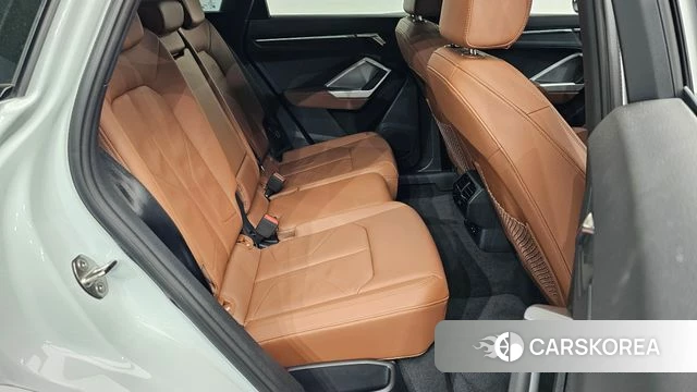 Audi Q3 (F3) 2025 Белый из Кореи, фото 2