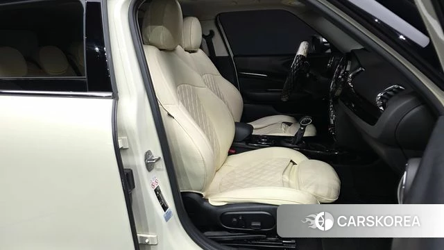 Mini Cooper Clubman 2019 Жемчужный цвет из Кореи, фото 2