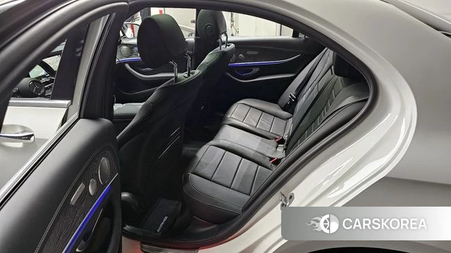 Mercedes-Benz E-Class W213 2022 Белый из Кореи, фото 2