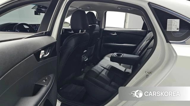 Kia The New K3 2nd generation 2022 Белый из Кореи, фото 2