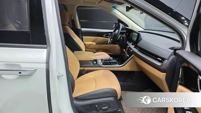 Kia Carnival 4th generation 2023 Белый из Кореи, фото 2