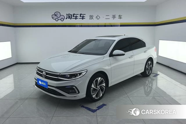 Volkswagen Bora 2023 Белый из Китая, фото 2