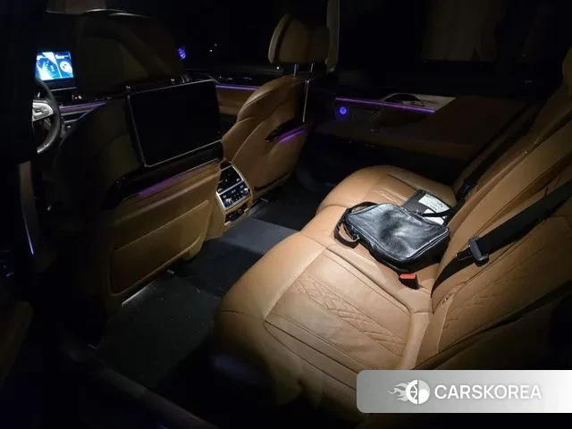 BMW 7 Series (G11) 2018 Черный из Кореи, фото 2