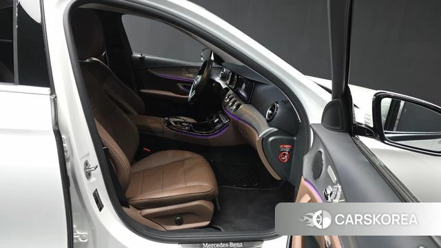 Mercedes-Benz E-Class W213 2019 Белый из Кореи, фото 2