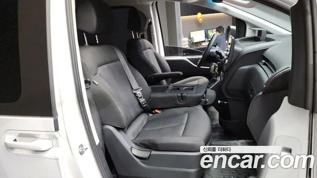 Hyundai Staria 2022 Белый из Кореи, фото 2