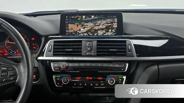 BMW 3 Series (F30) 2018 Белый из Кореи, фото 2