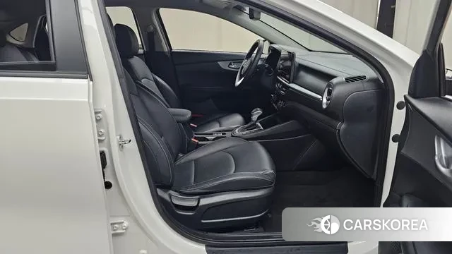 Kia The New K3 2nd generation 2022 Белый из Кореи, фото 2