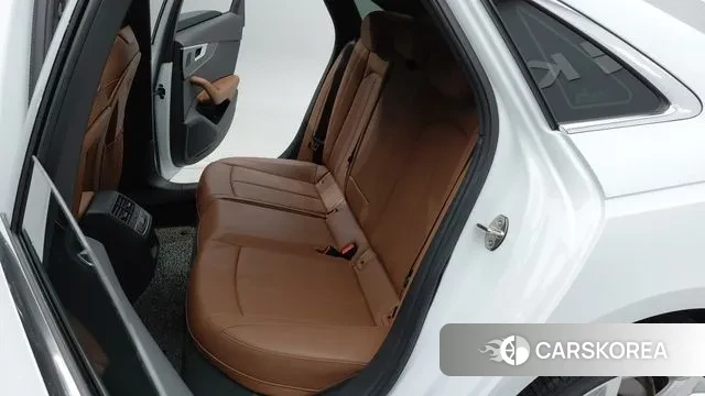 Audi A4 (B9) 2021 Белый из Кореи, фото 2